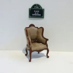Armchair, walnut w/ carving + suede fabric | Kampagnepris
