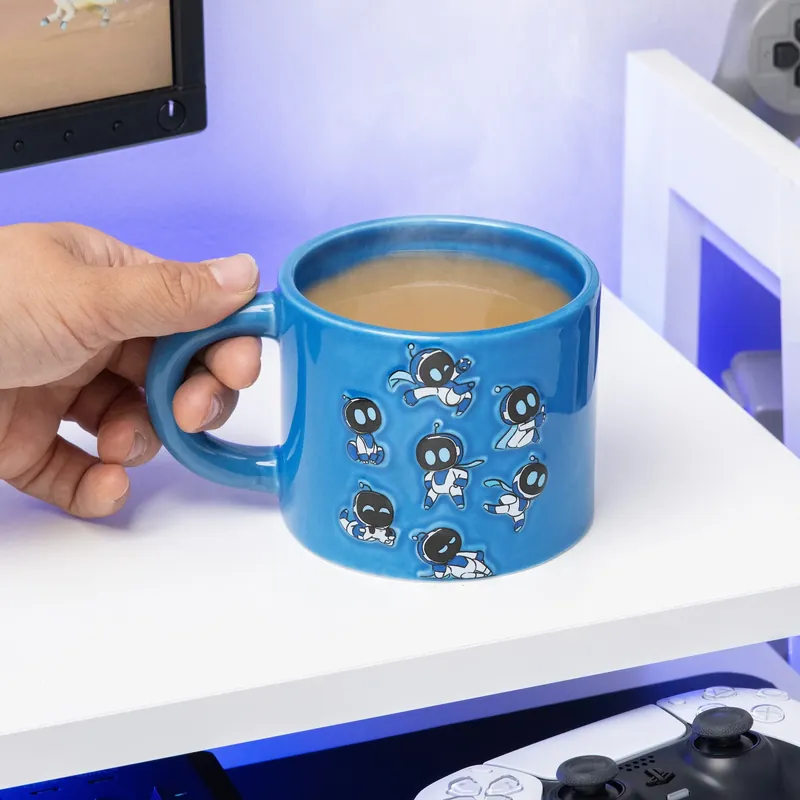 ASTRO BOT - Embossed Mug 13oz - Bestil nemt